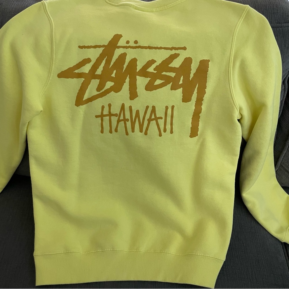 Unique Stüssy Hawaii sweat shirt, yellow, men’s size XS
